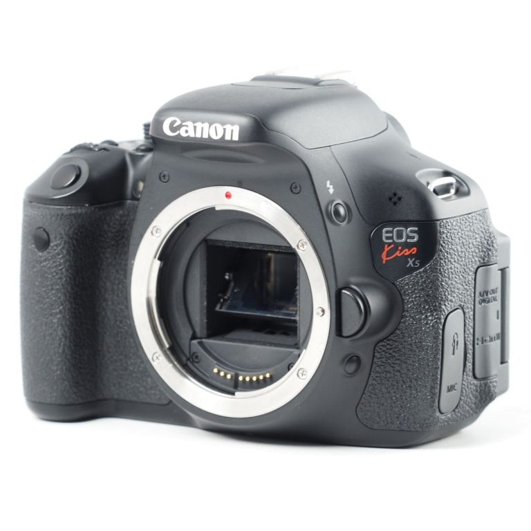Canon EOS Kiss X5 レンズキット EF-S18-55mm F3.5-5.6 IS II付属
