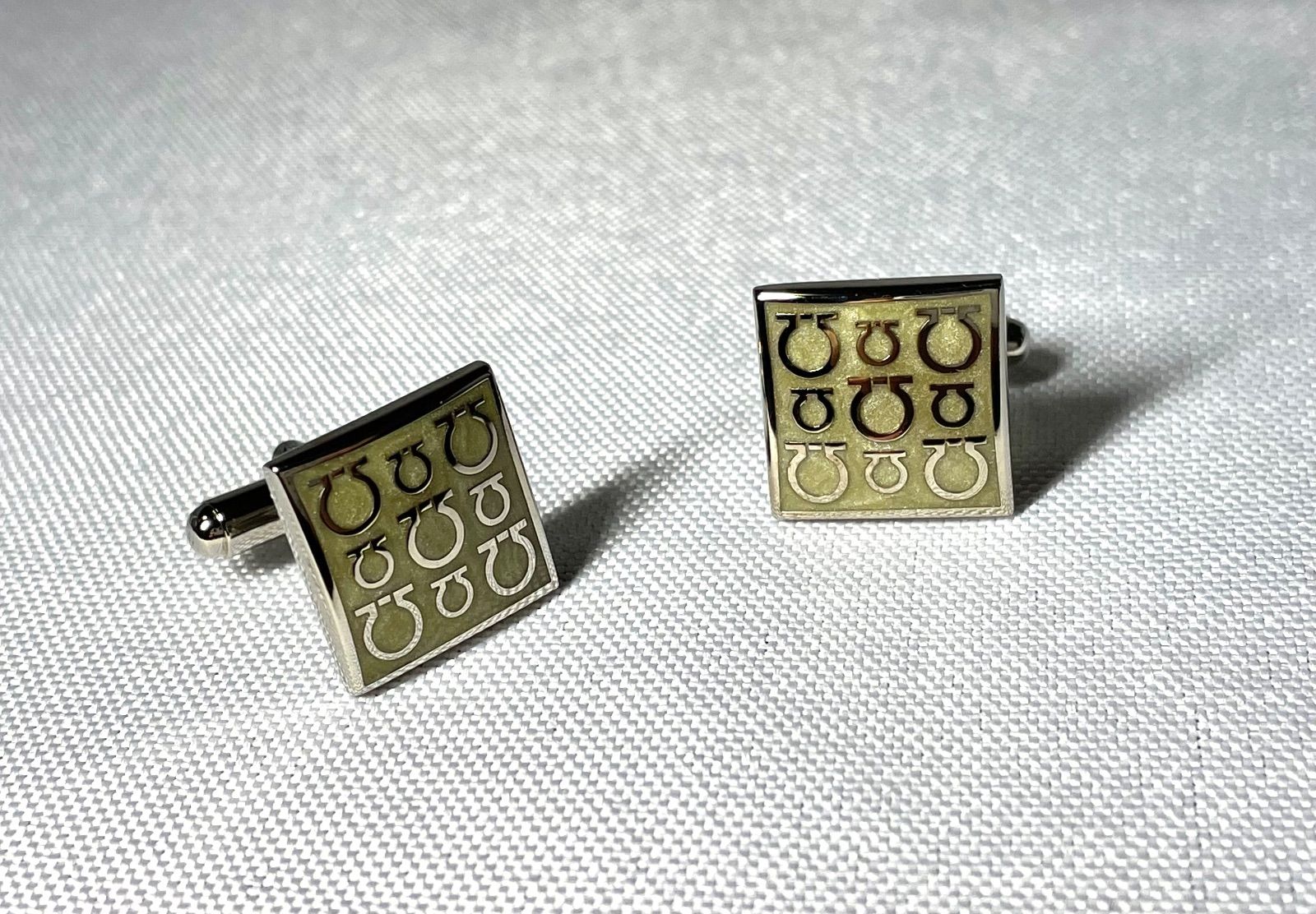 美品 Salvatore Ferragamo サルヴァトーレフェラガモ マルチ