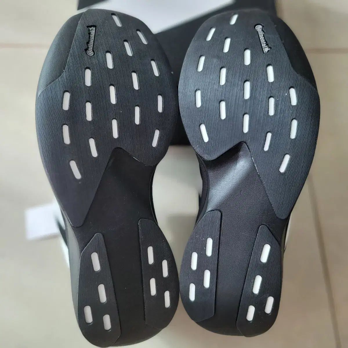 アディダス アディゼロ