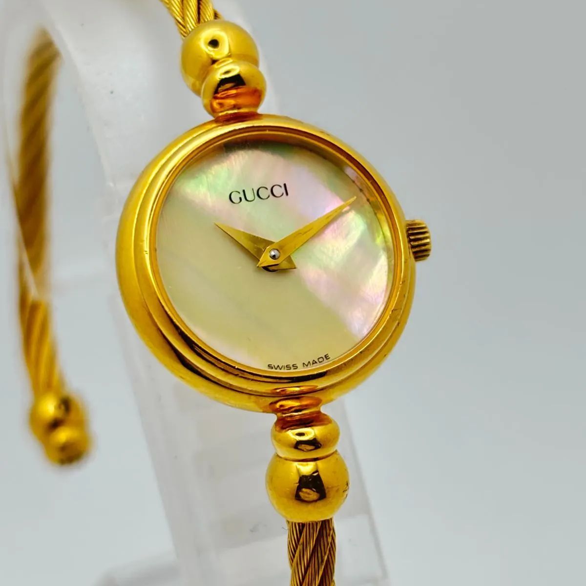 電池交換済み　グッチ　バングルウォッチ　シェル文字盤 2700.2.L 極美品】GUCCI グッチ シェル文字盤 2700.2L バングルウォッチ QZ