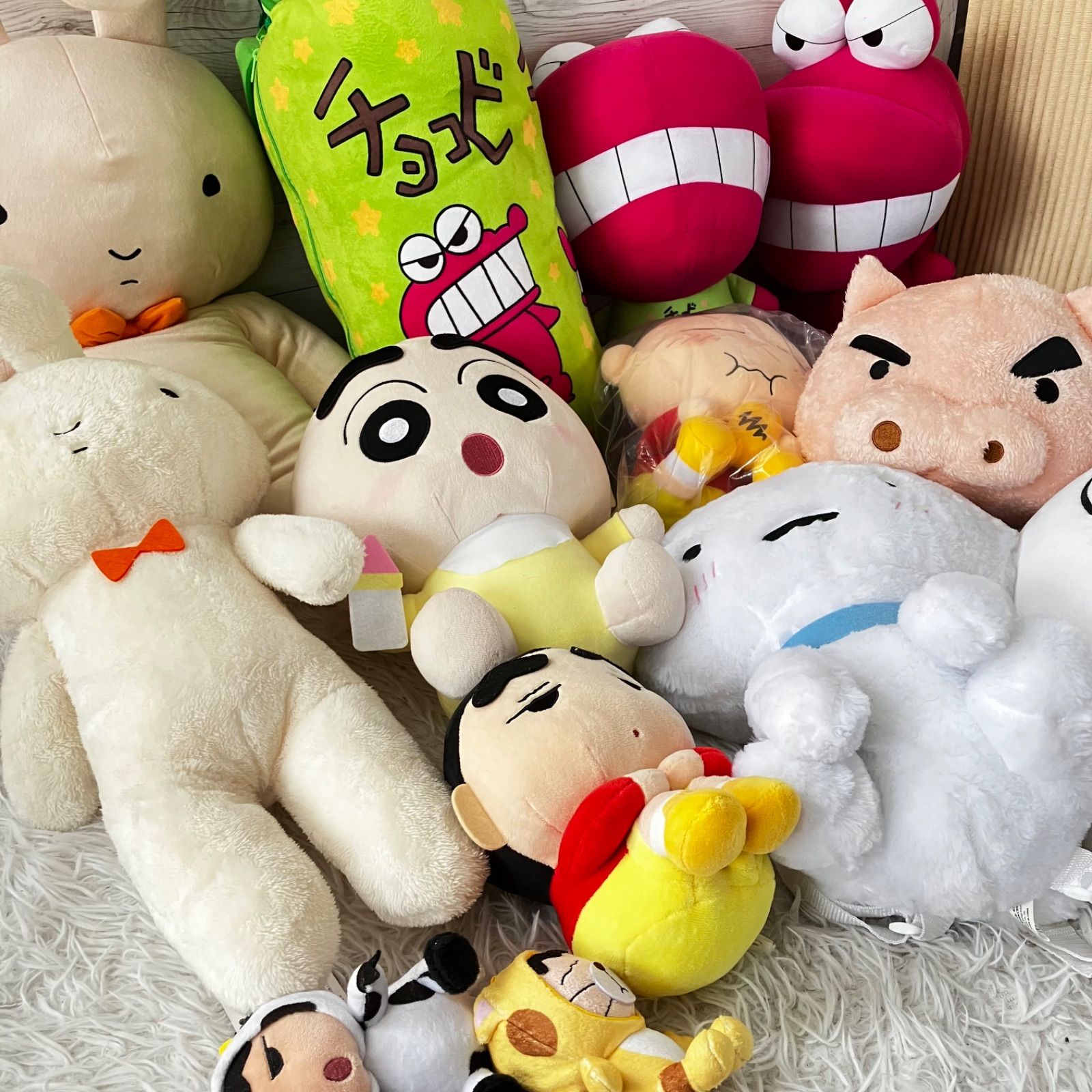 【T】　クレヨンしんちゃん　ぬいぐるみ　10個　タグ付き　まとめ売り　大量 T クレヨンしんちゃん ぬいぐるみ 10個 タグ付き まとめ売り 大量 お