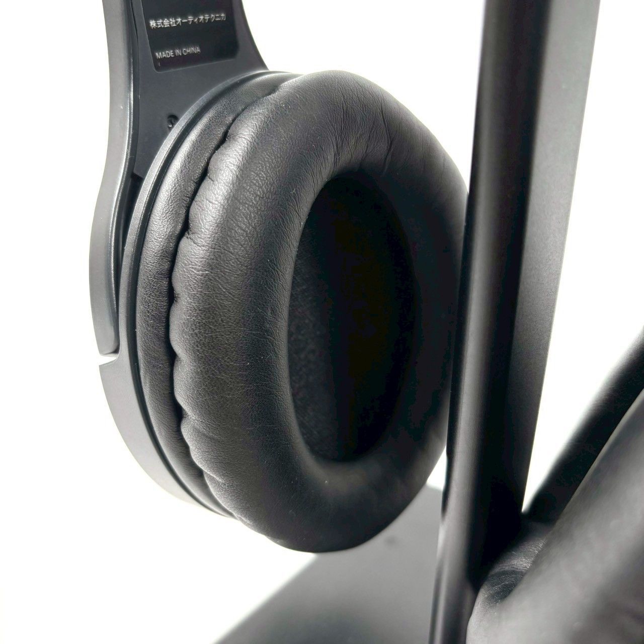 ワイヤレスヘッドフォン