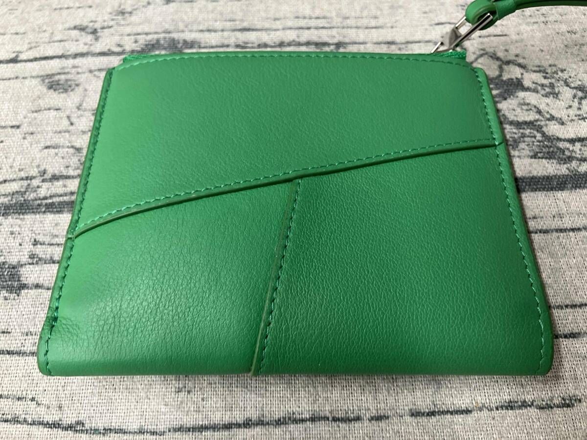 値下げ】LOEWE ロエベ 1024 二つ折り財布 パズルステッチ GRN - メルカリ