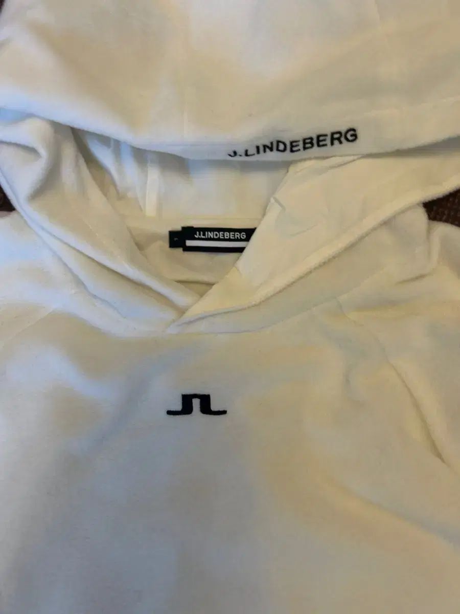 J.リンドバーグ 白 フーディー Tシャツ