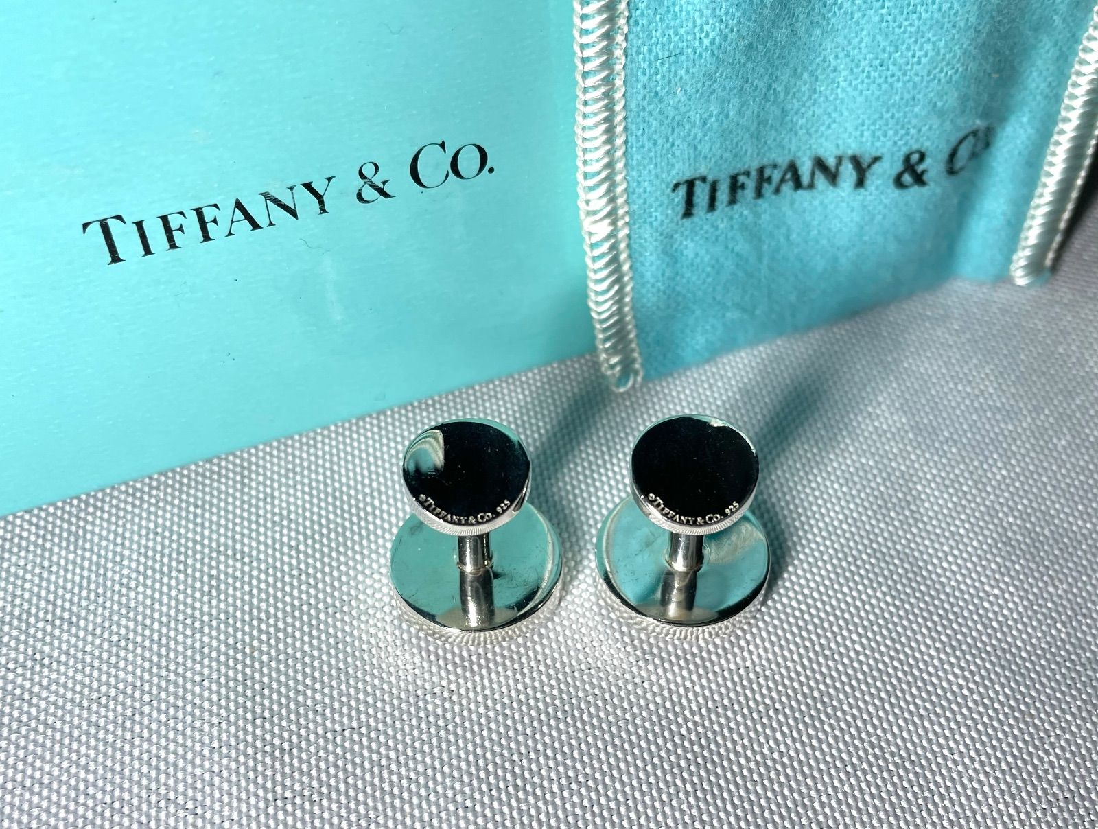 Tiffany ティファニー T&CO 1837 ロゴ文字 オーバルカフス Tiffany ティファニー T&CO 1837 ロゴ文字 オーバルカフス