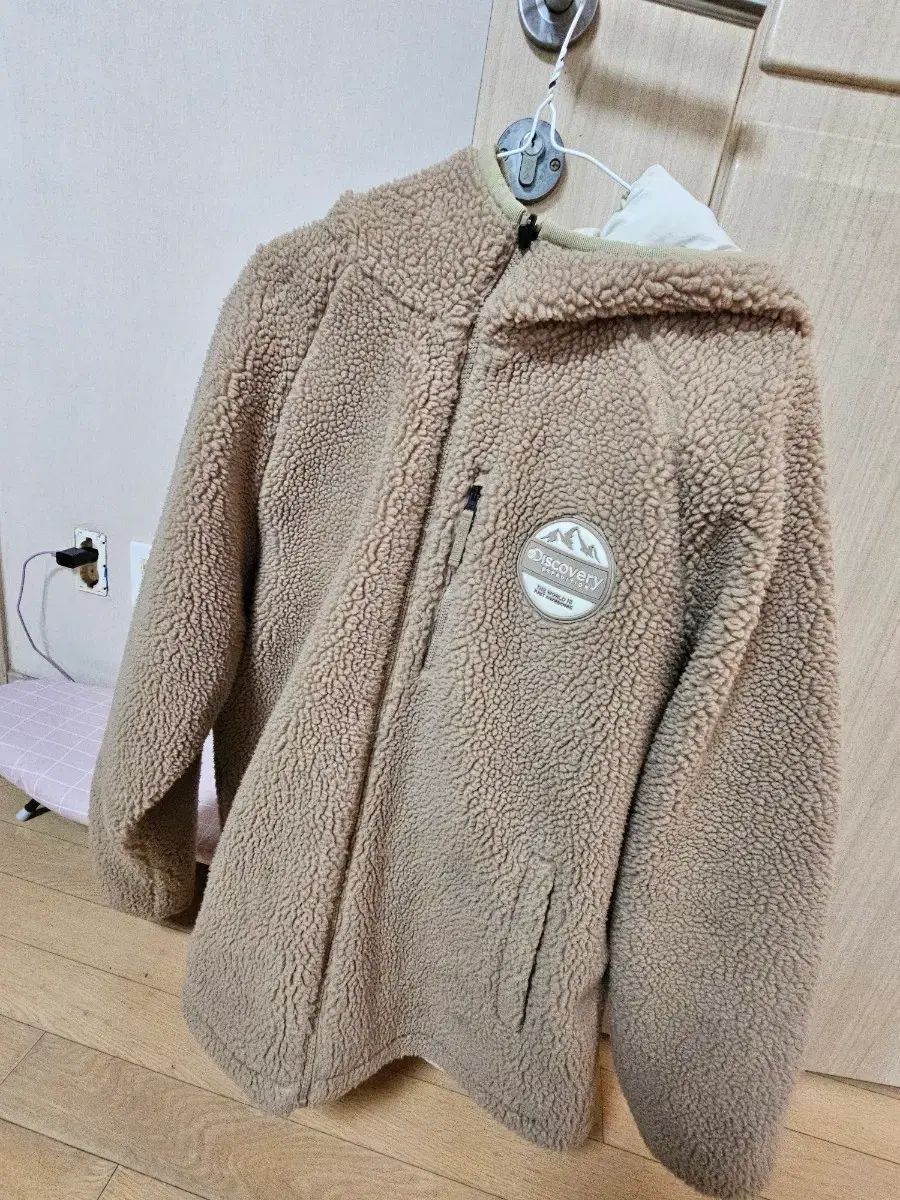 DISCOVERY フリース リバーシブルジャケット フーディー ジップアップ ベージュ 白