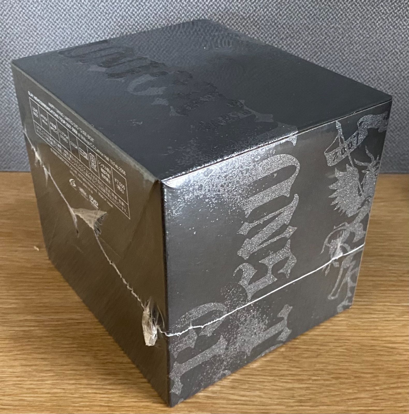 GLAY ファンクラブ会員限定 DVD CUBE-BOX 中古未開封 おまけ付き 新品・未開封】GLAY HAPPY SWING LIMITED DVD “CUBE-BOX” - メルカリ