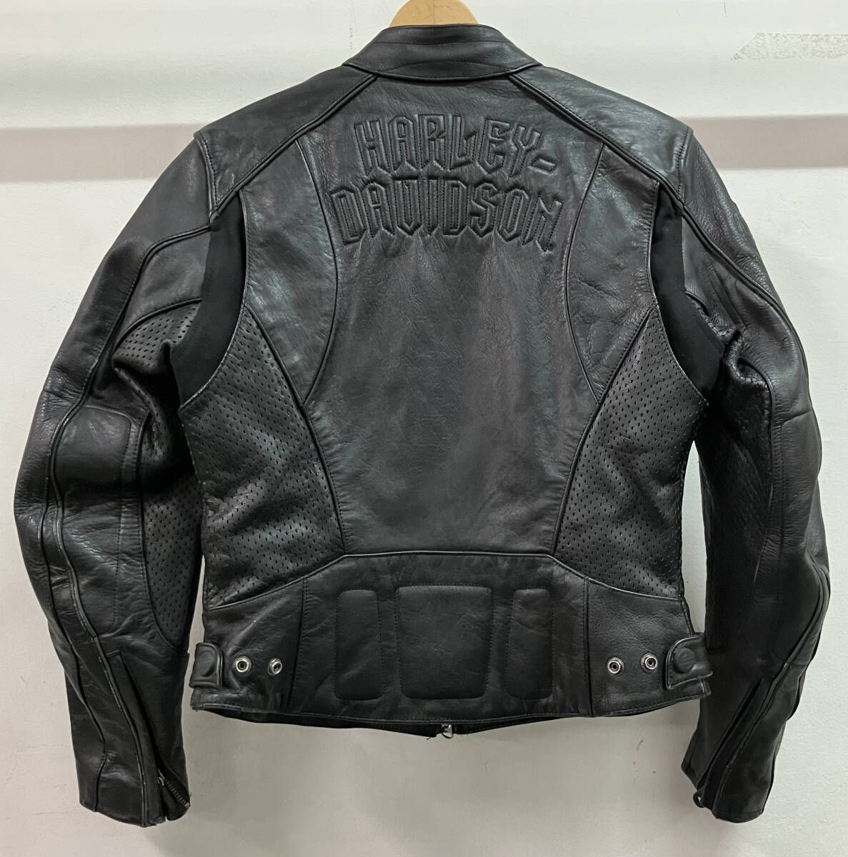 HARLEY DAVIDSON ハーレーダビッドソン シングルライダース パンチング