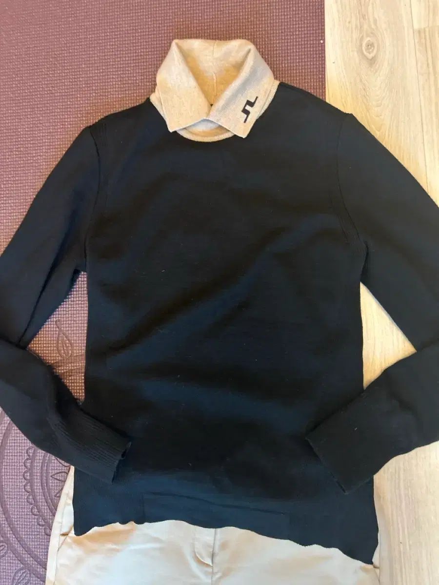 J Lindeberg ブラック ベージュ 防風 ニット セーター スモール