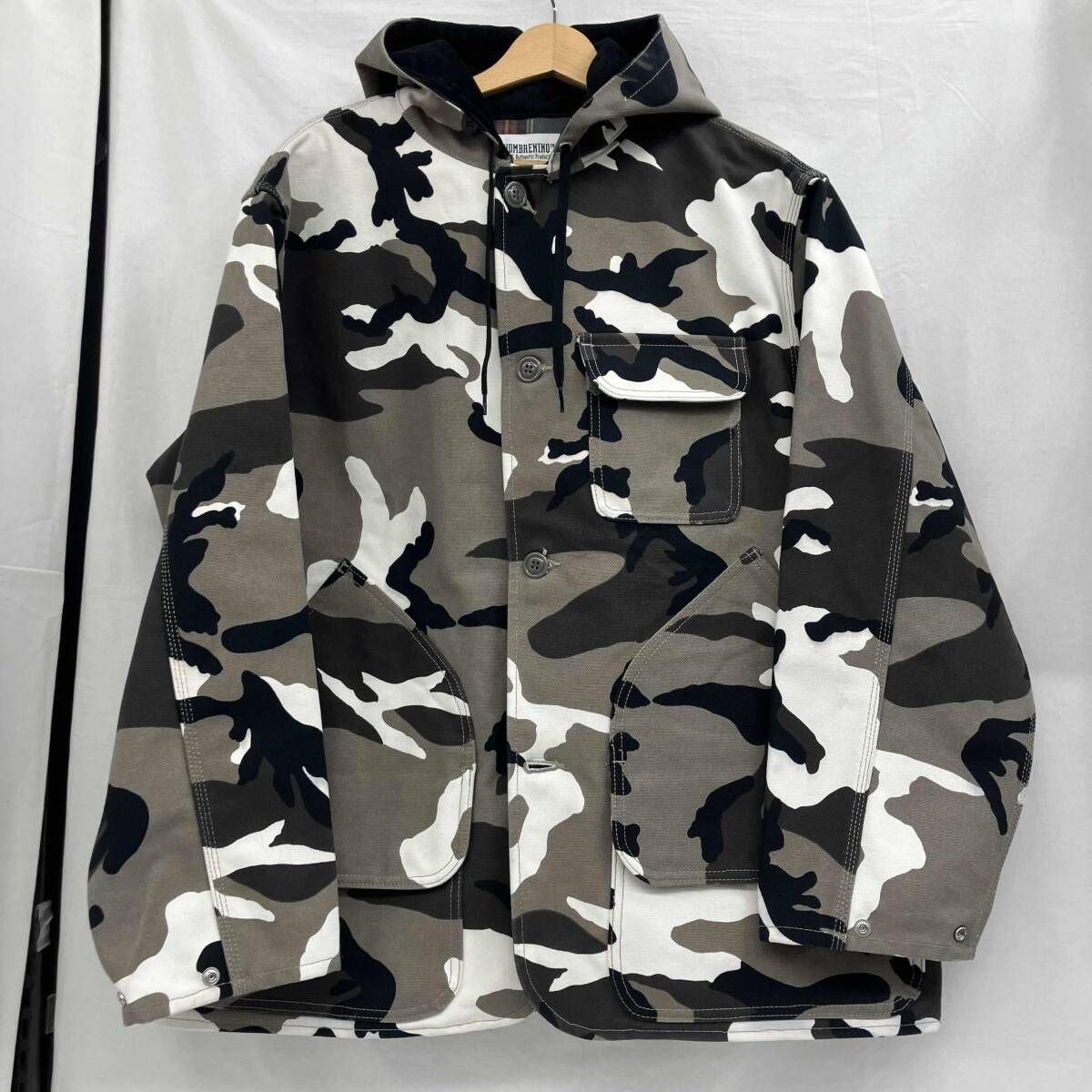 hombre nino オンブレニーニョ 迷彩柄 フードジャケット サイズlarge L