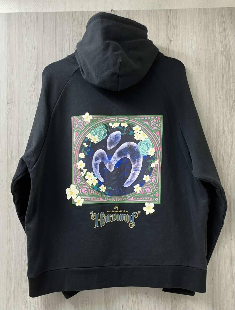 Mrs. GREEN APPLE パーカー Mrs.GREEN APPLE ミセスグリーンアップル on Harmony Hoodie パーカー