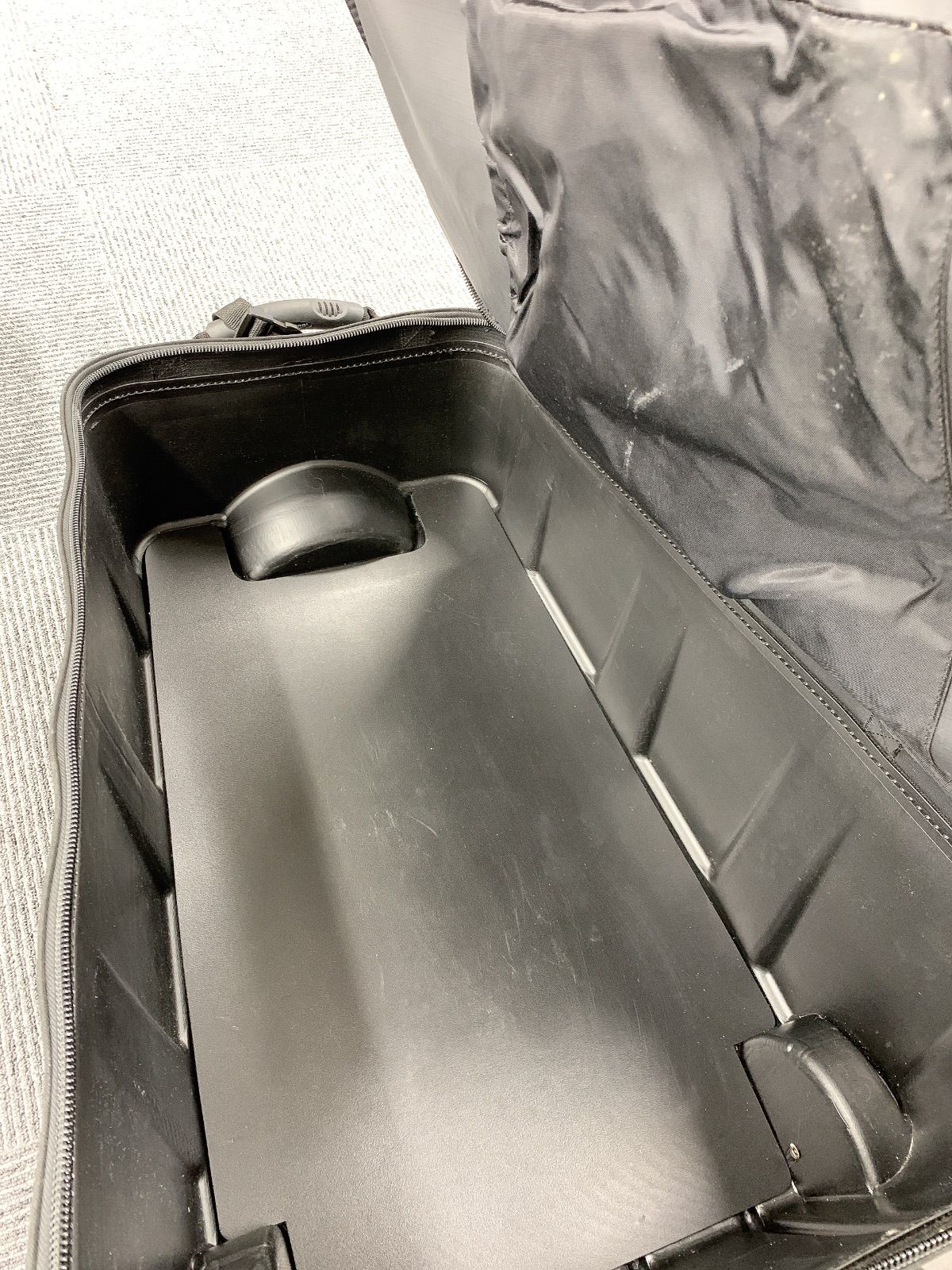 キャリーケース ジャケット