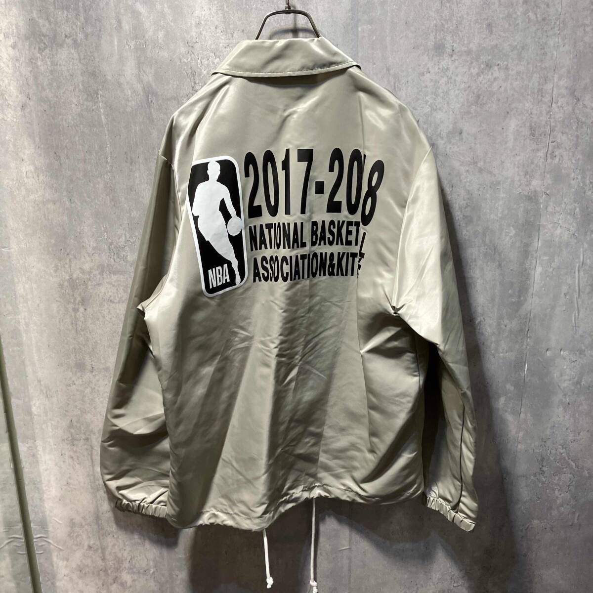 MAISON KITSUNE NBAナイロンコーチジャケット サイズL ベージュ系