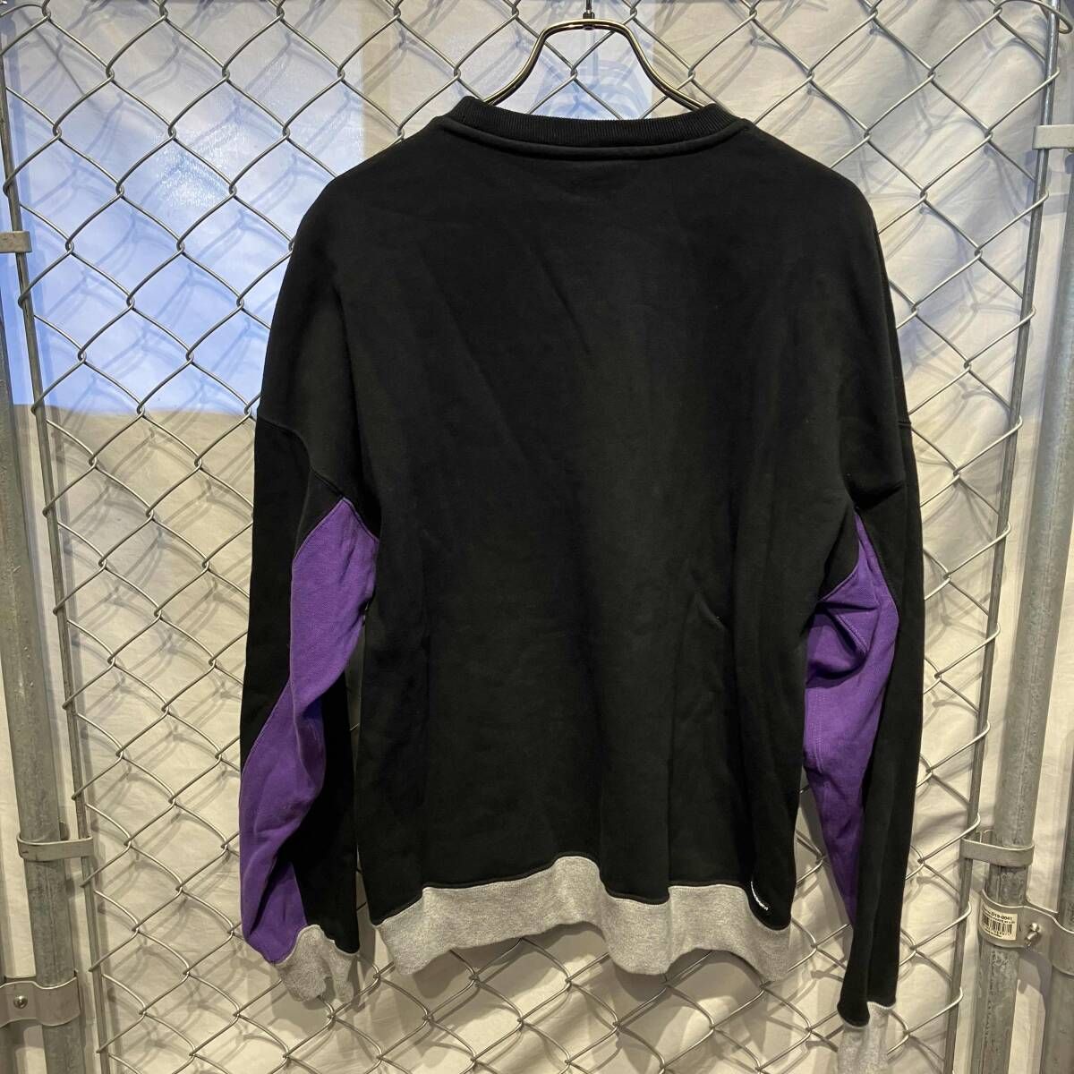 F.C.R.B.（F.C.Real Bistol ）スウェット BIG LOGO PANELED CREWNECK 