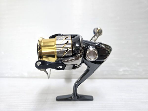 中古品】 シマノ SHIMANO スピニングリール 14 ステラ C3000SDH リブレ