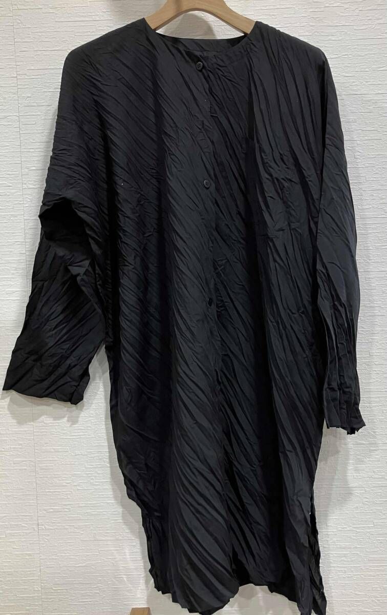 イッセイミヤケ　長袖 ISSEY MIYAKE 長袖ワンピースM191FJ712 ブラック イッセイ ミヤケ