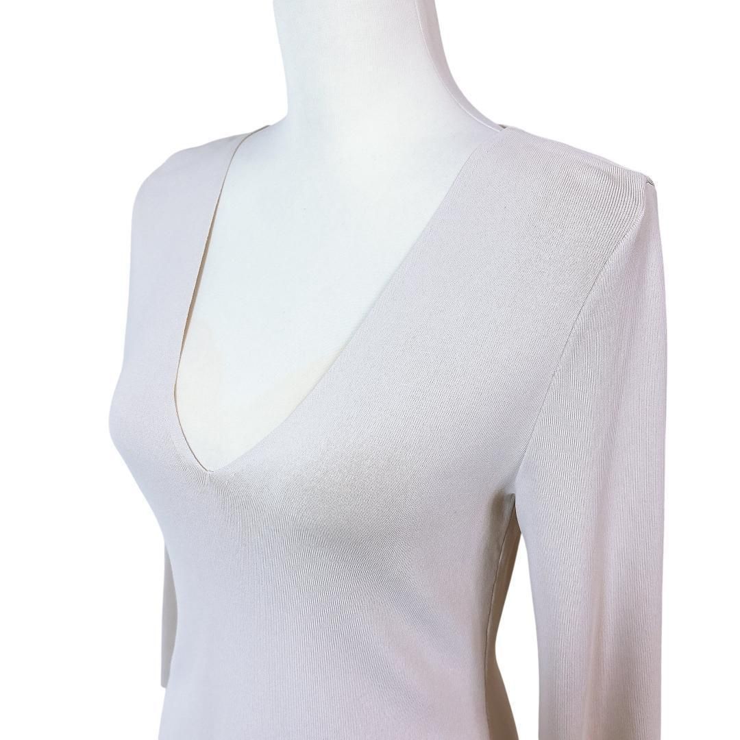 【美品】FOXEY フォクシー ニット カットソー トップス 40 ロゴプレート 美品】FOXEY NEW YORK ニットソー Vネック 裾プレートロゴ 40 - メルカリ