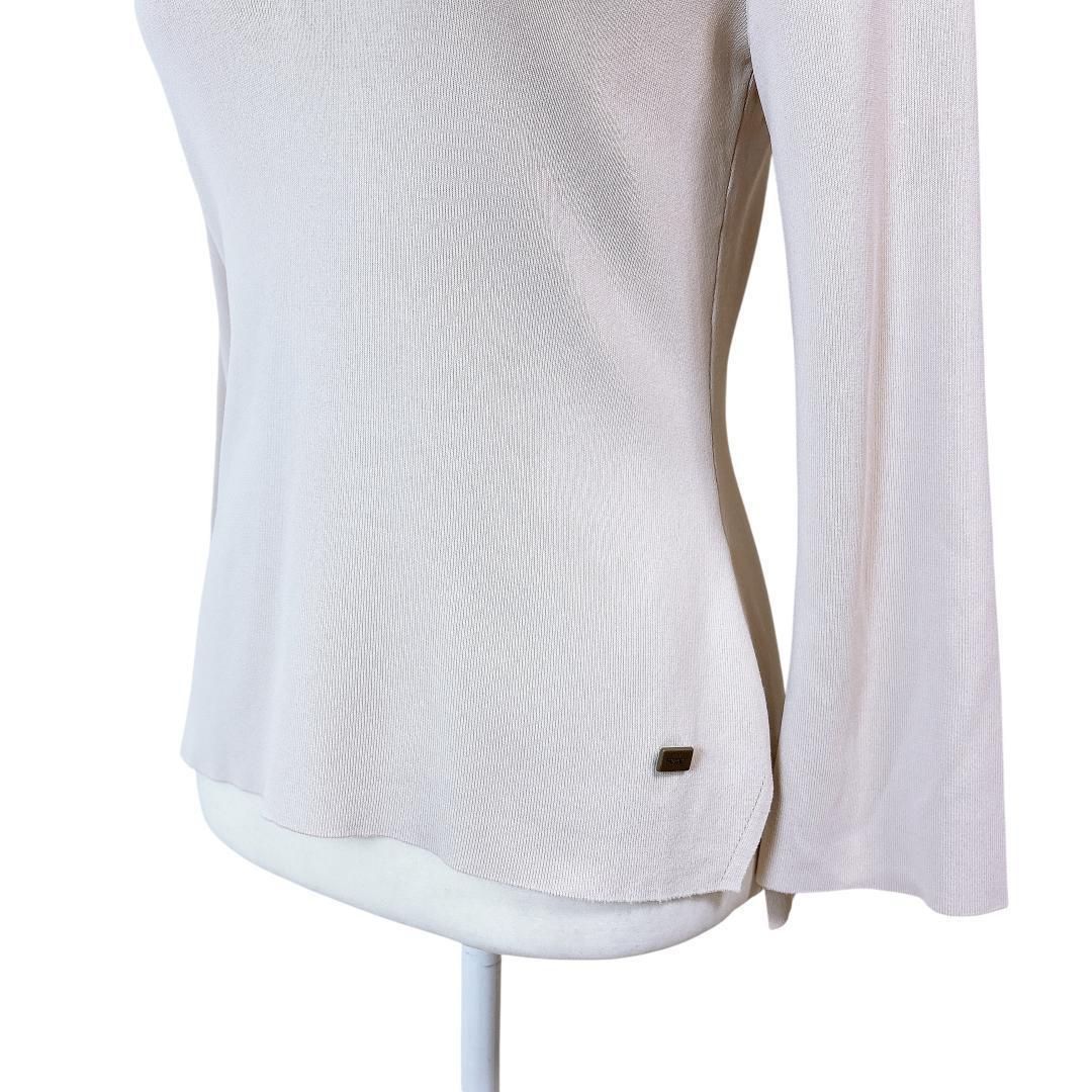 美品】FOXEY NEW YORK ニットソー Vネック 裾プレートロゴ 40 - メルカリ