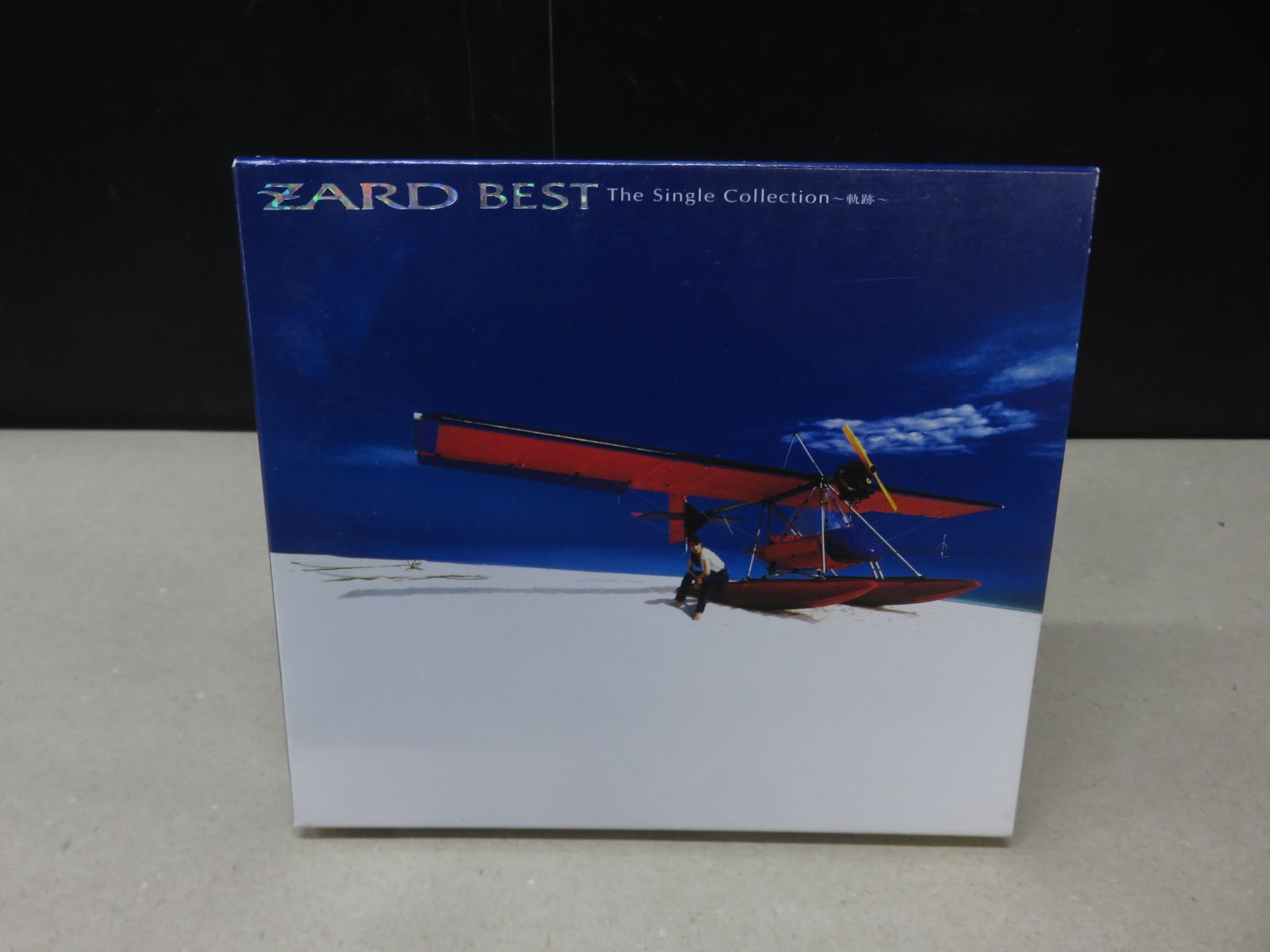 CD】ZARD BEST The Single Collection～軌跡～ ※スリーブケースに擦れ