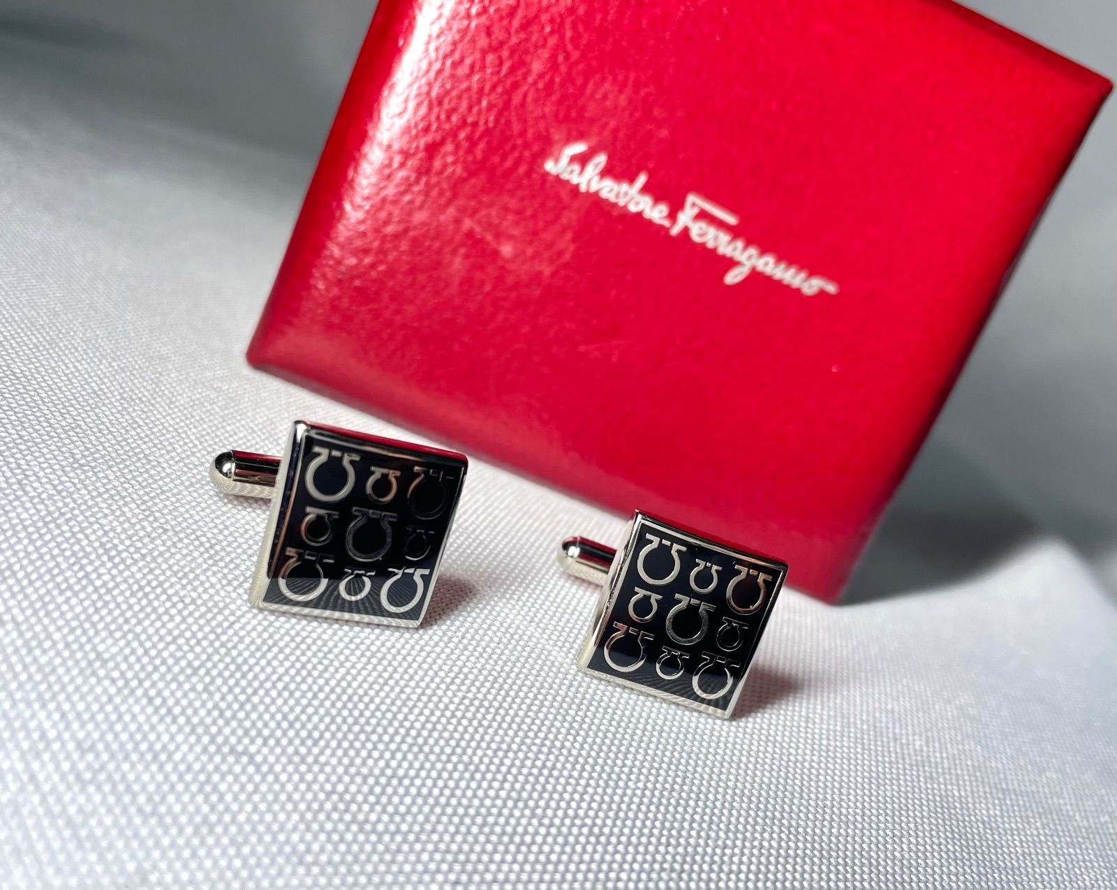 美品 Salvatore Ferragamo サルヴァトーレフェラガモ マルチ