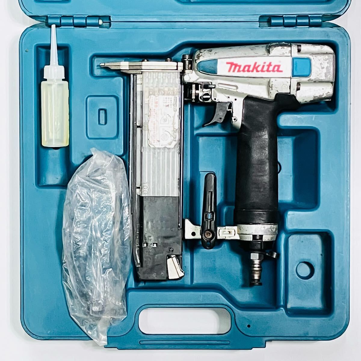 整備品 動作良好 マキタ makita 常圧 50 mm 仕上げ釘打ち機 フィニッシュネイラ AF 502 N ケース付