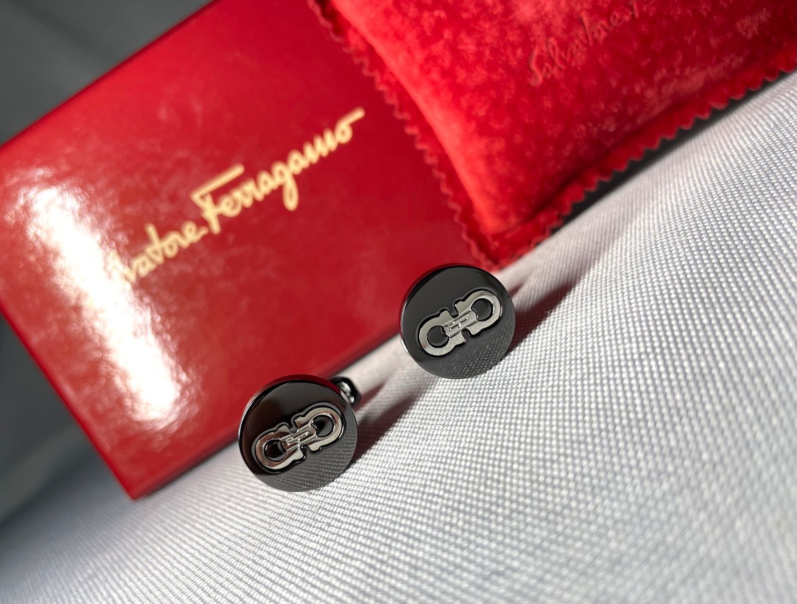 美品 Salvatore Ferragamo サルヴァトーレフェラガモ ダブル