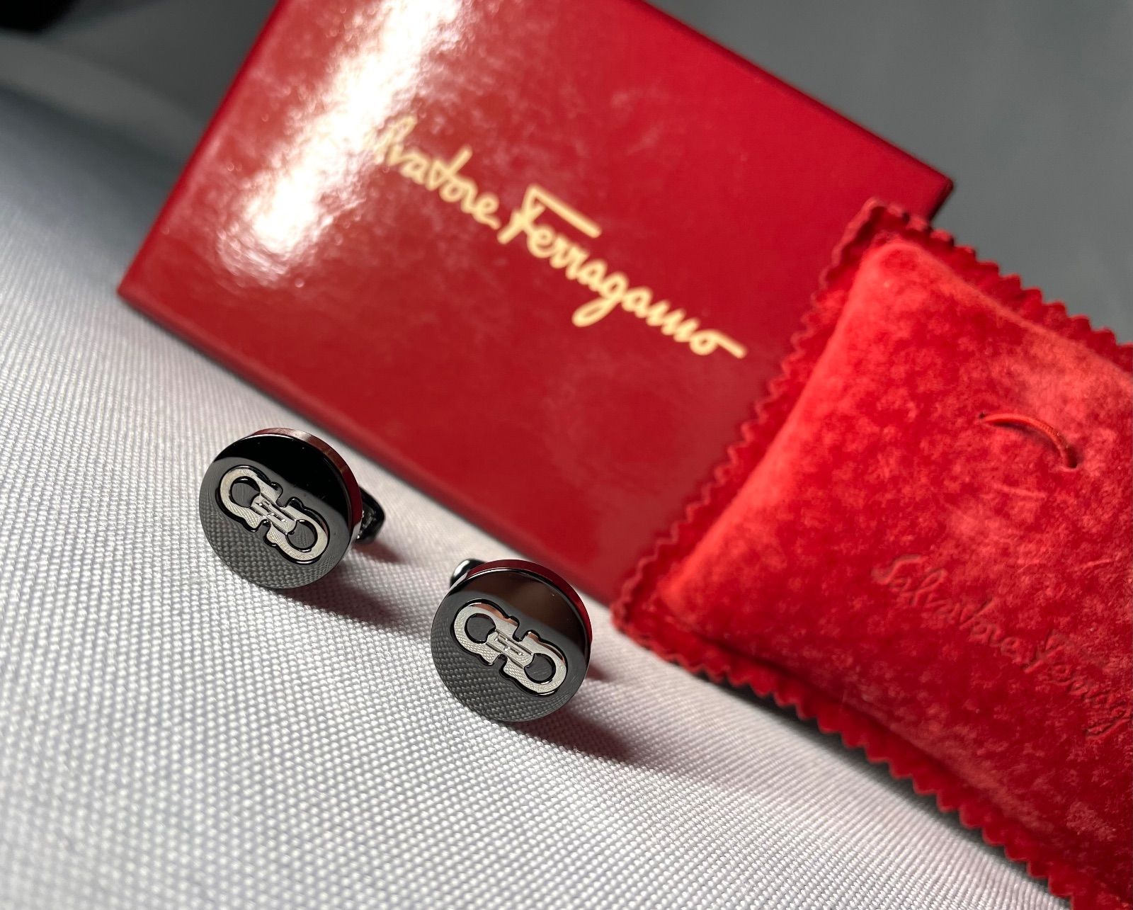 美品 Salvatore Ferragamo サルヴァトーレフェラガモ ダブル