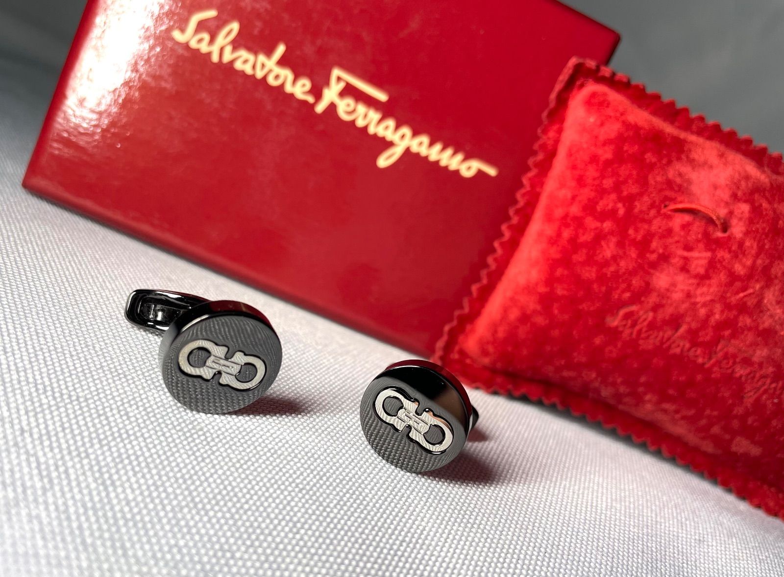 【送料無料&24時間以内に発送】 Salvatore Ferragamo カフス メンズカフスボタン（手首用）｜フェラガモ