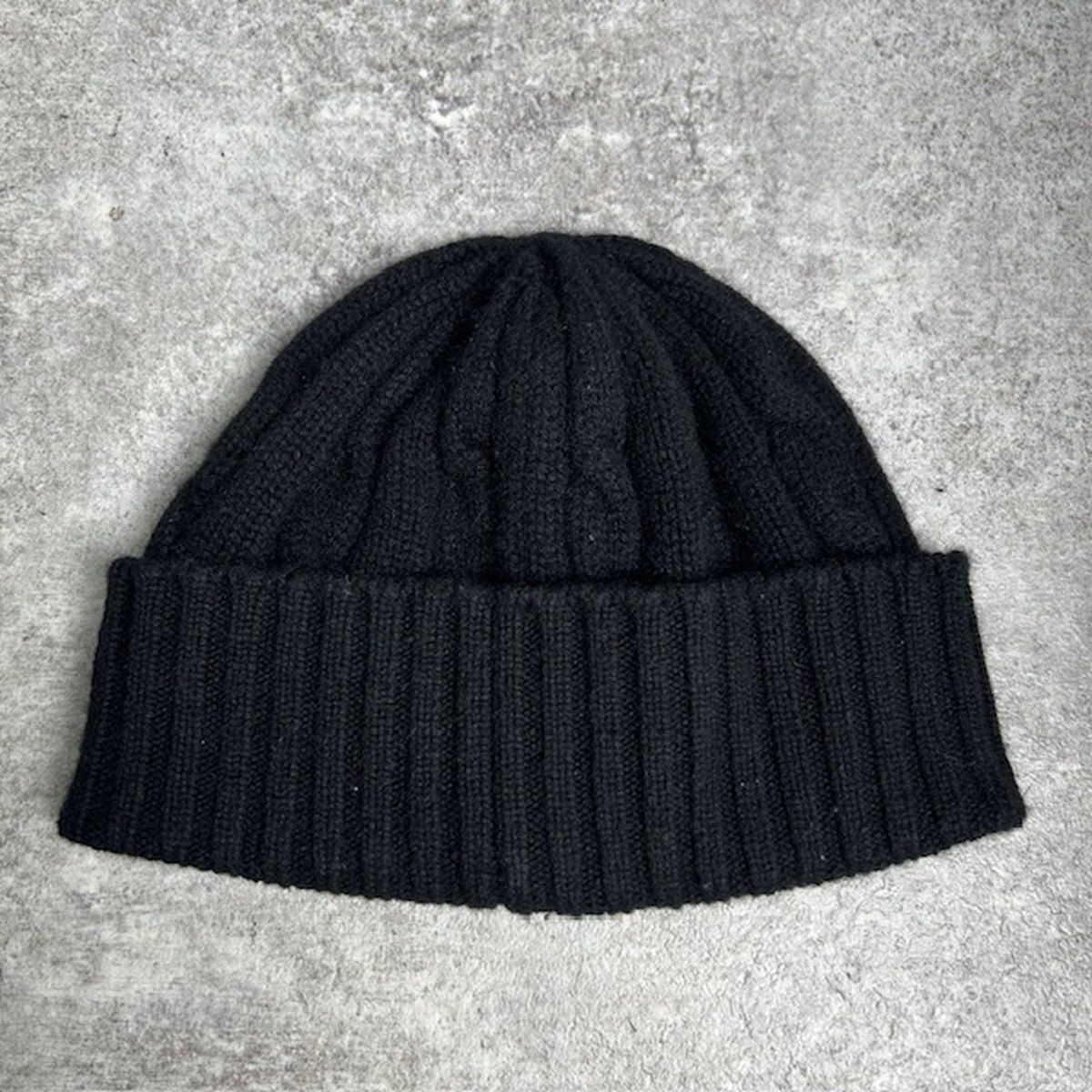 CELINE セリーヌ カシミアニット帽 ワンポイントロゴ 肉厚 2AD5I362W