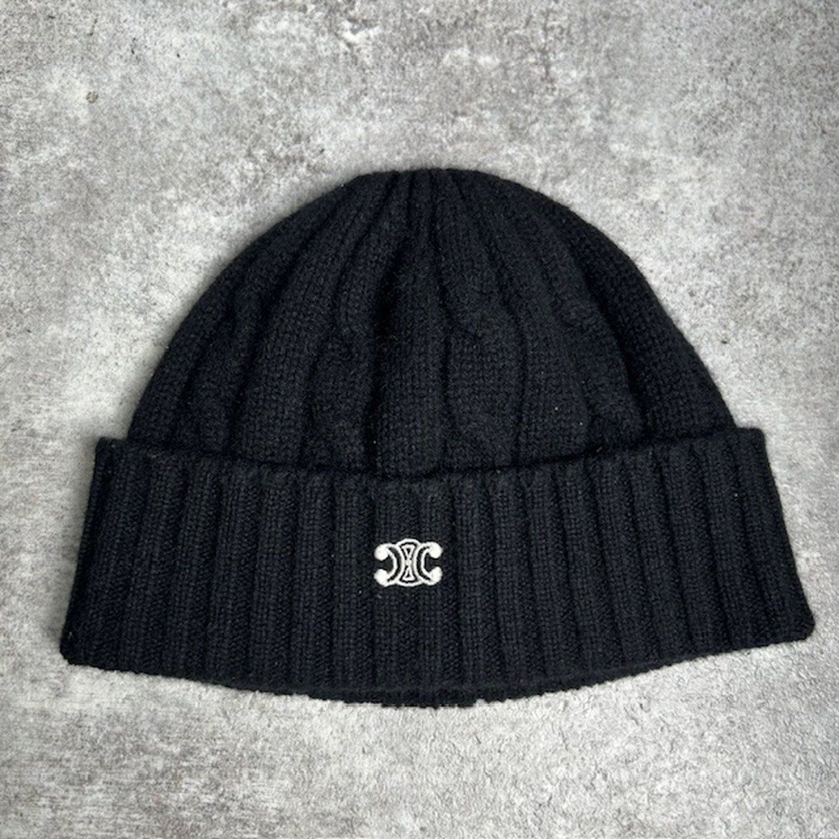CELINE セリーヌ カシミアニット帽 ワンポイントロゴ 肉厚 2AD5I362W