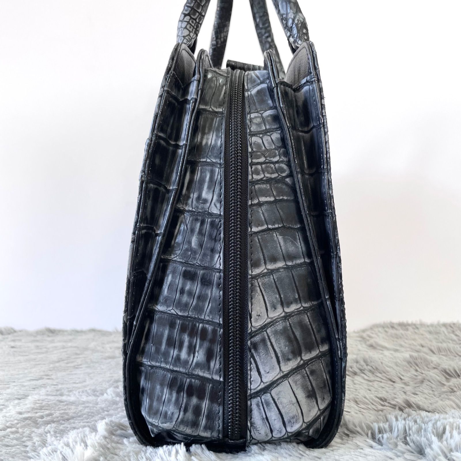 未使用級✨マットクロコダイル ハンドバッグ トートバッグ 穿孔