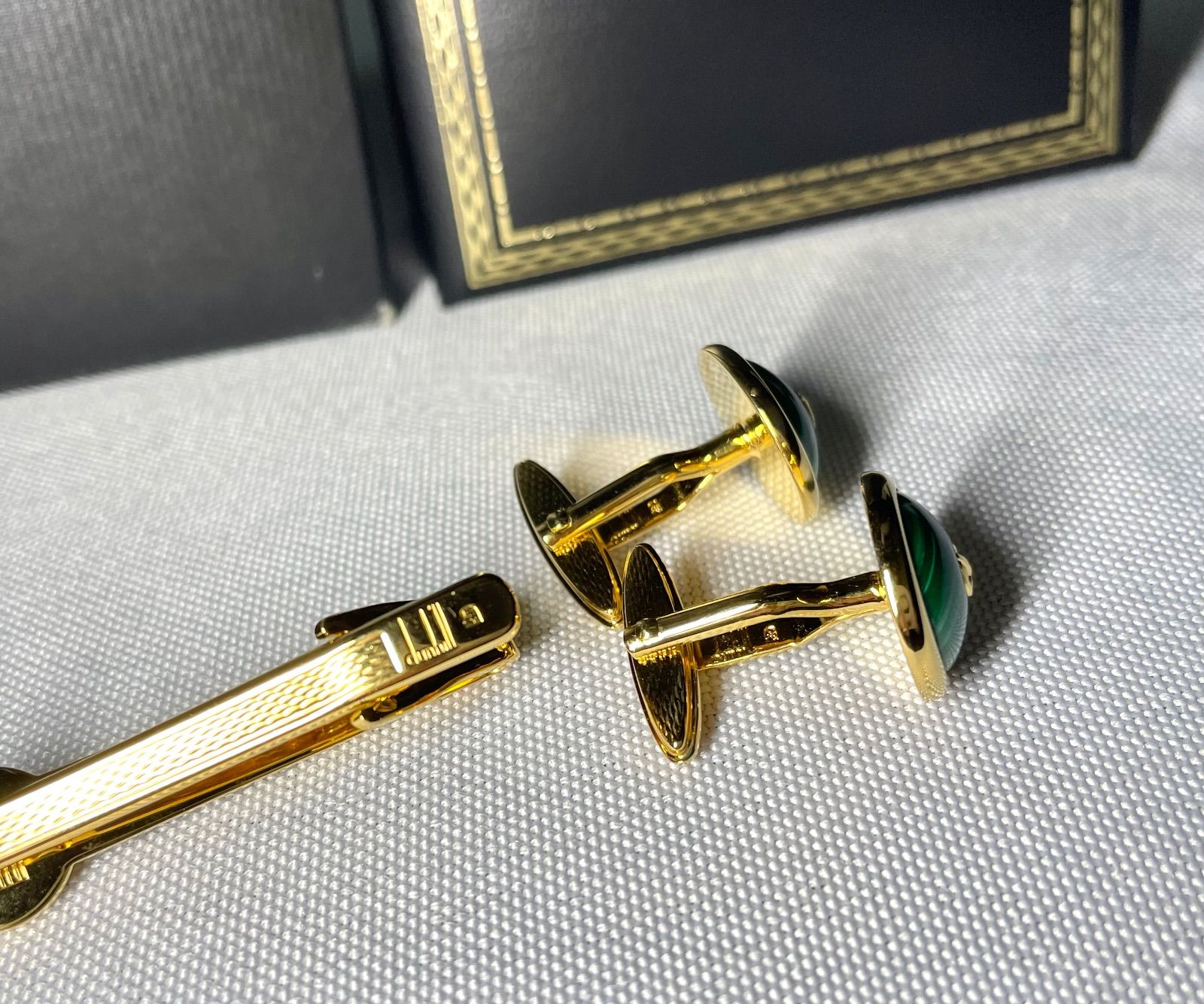 美品 Dunhill ダンヒル グリーンマラカイト装飾 dロゴ オーバルカフス