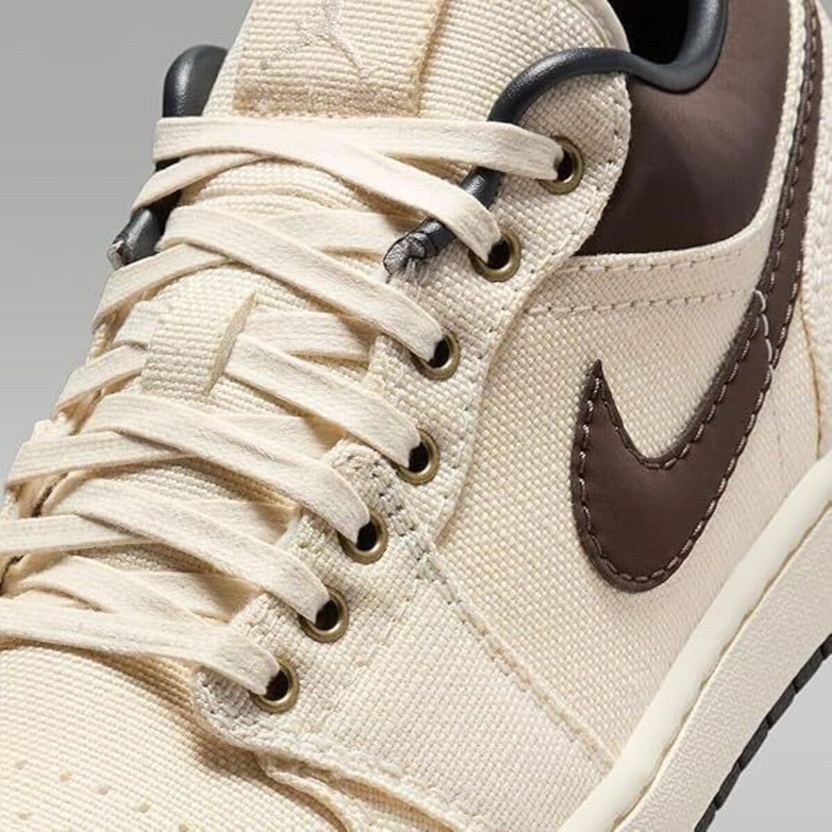  ナイキ エア ジョーダン 1 ロー AIR JORDAN LOW PRM ペールアイボリー オフノワール バロックブラウン IB 8058 110 24 0 cm トレイルランニングシューズ アウトドアシューズ