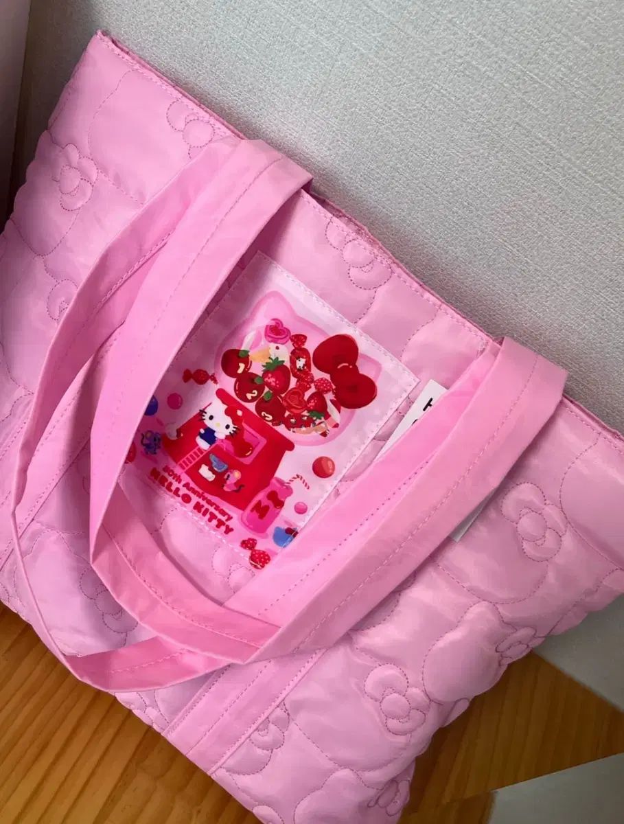 サンリオ ハローキティ アップルミュージック カフェ キルティングショルダーバッグ