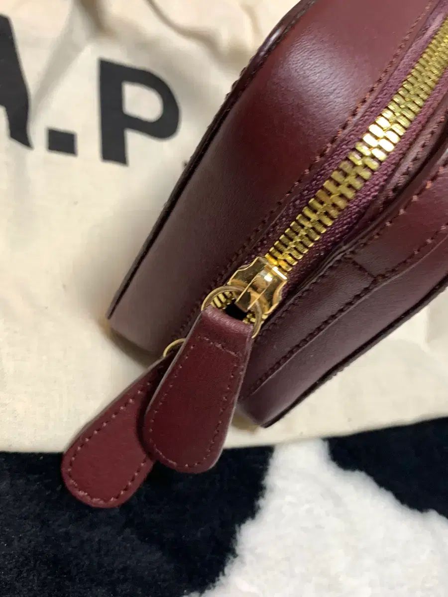 A.P.C.（アーペーセー） ルイゼット ミニバッグ