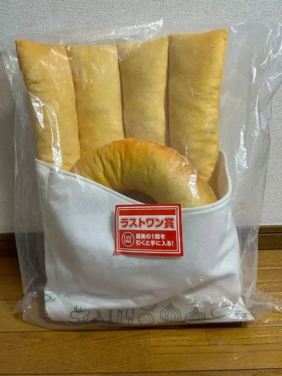 モスバーガー 一番くじ ラストワン賞 オニポテ クッション (新品