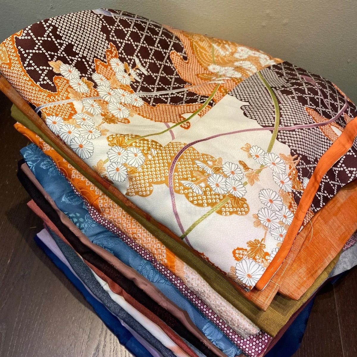 まとめ売り】正絹着物15枚 リメイク素材 ハンドメイド向け - メルカリ