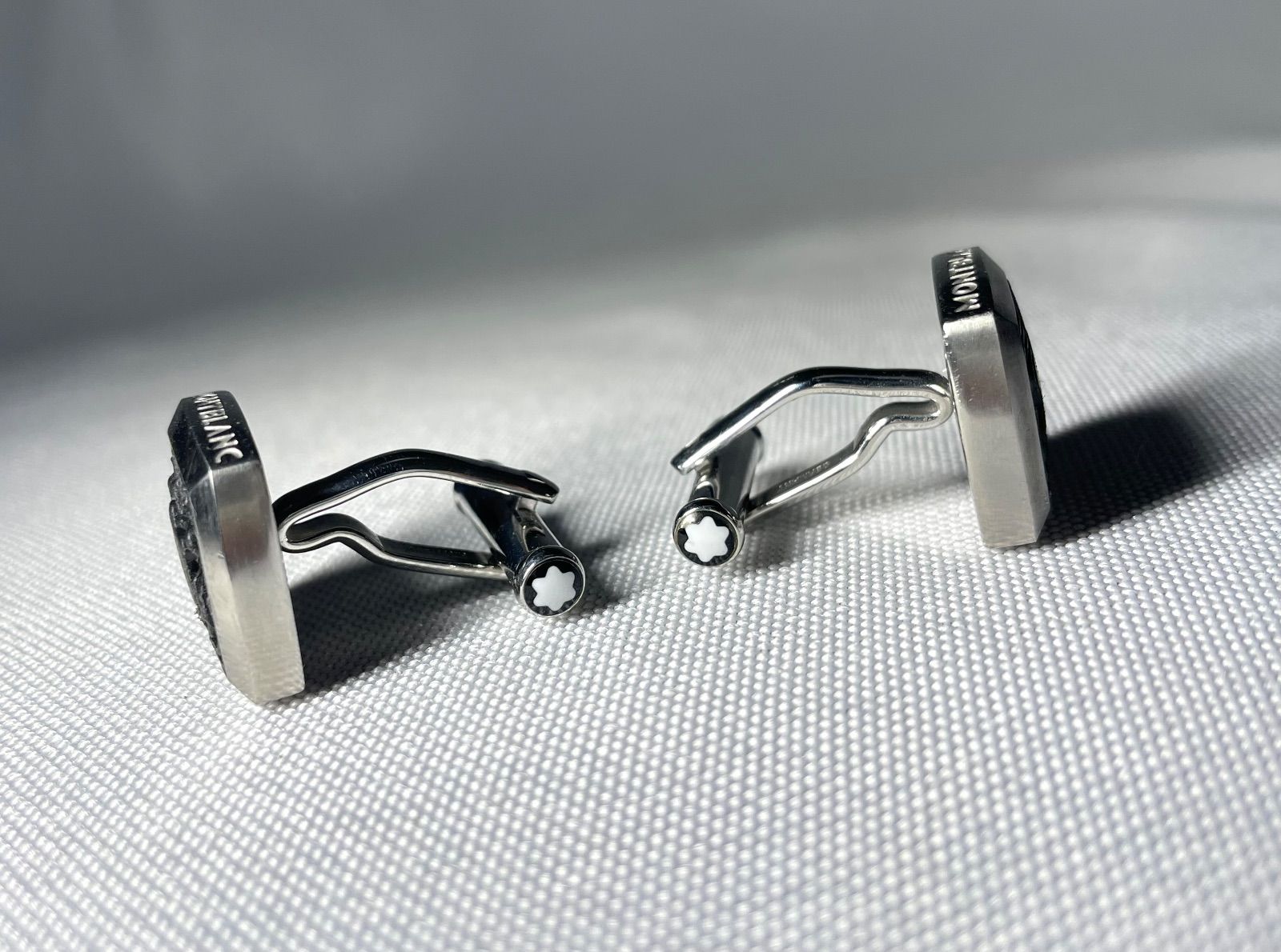 MONTBLANC モンブラン ブラックスターデザイン サイドブランドロゴ文字