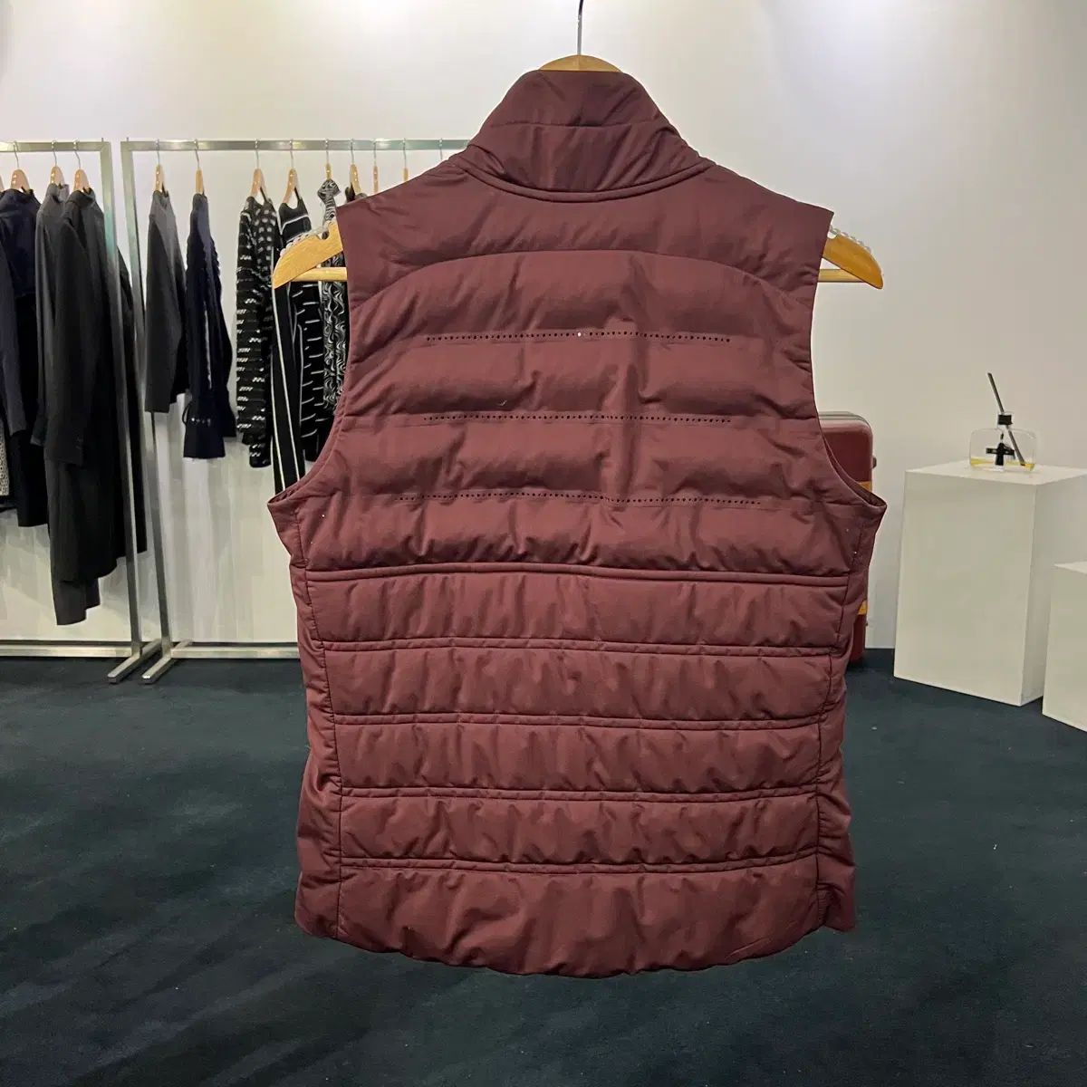 L NIKE ゴルフ エアロロフト ダウンベスト - メルカリ