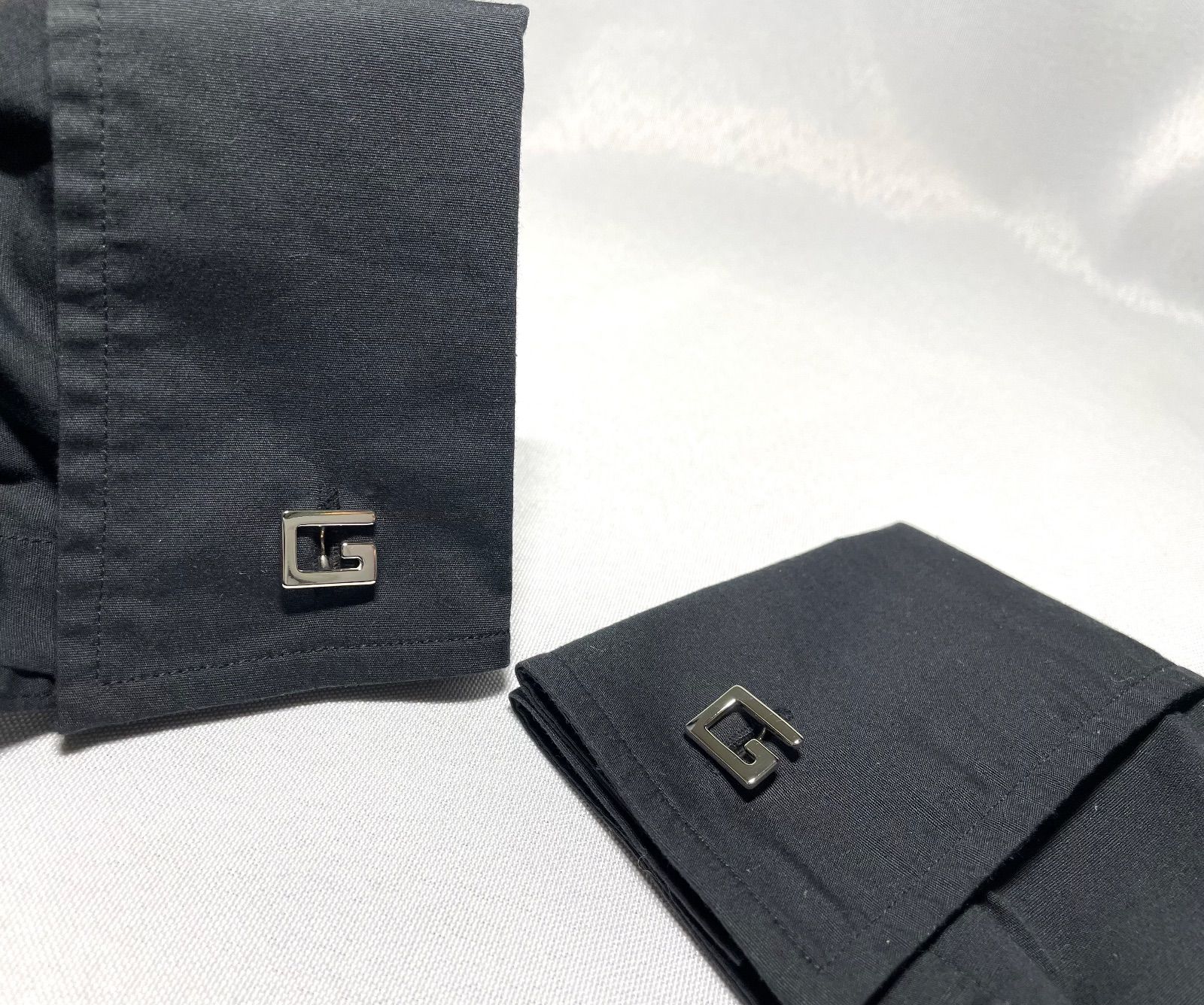 美品 希少 GUCCI グッチ 鏡面クロームシルバー Gデザイン カフス