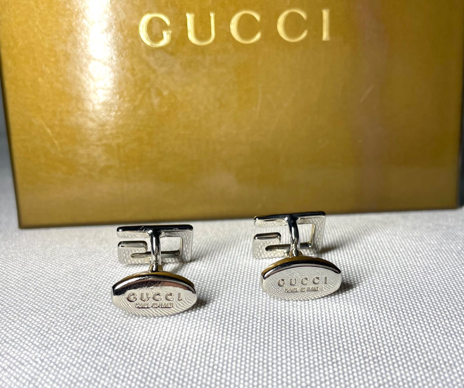 美品 希少 GUCCI グッチ 鏡面クロームシルバー Gデザイン カフス