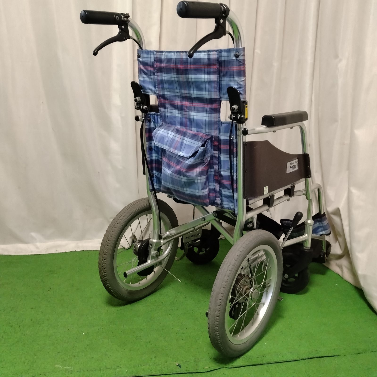 WC-12832 MiKi ミキ SKT-1 コンパクト収納 軽量 介助式 車椅子 車イス 車いす 洗浄 消毒済 介護用品