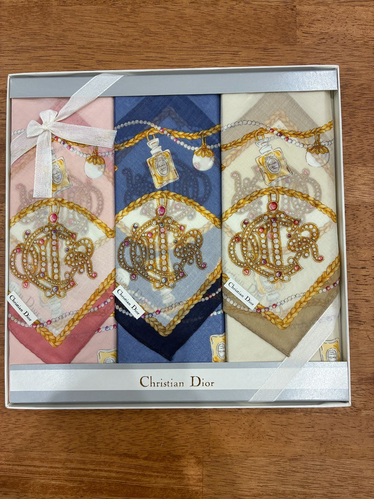 クリスチャンディオール ハンカチセット3枚 B25112455 - メルカリ