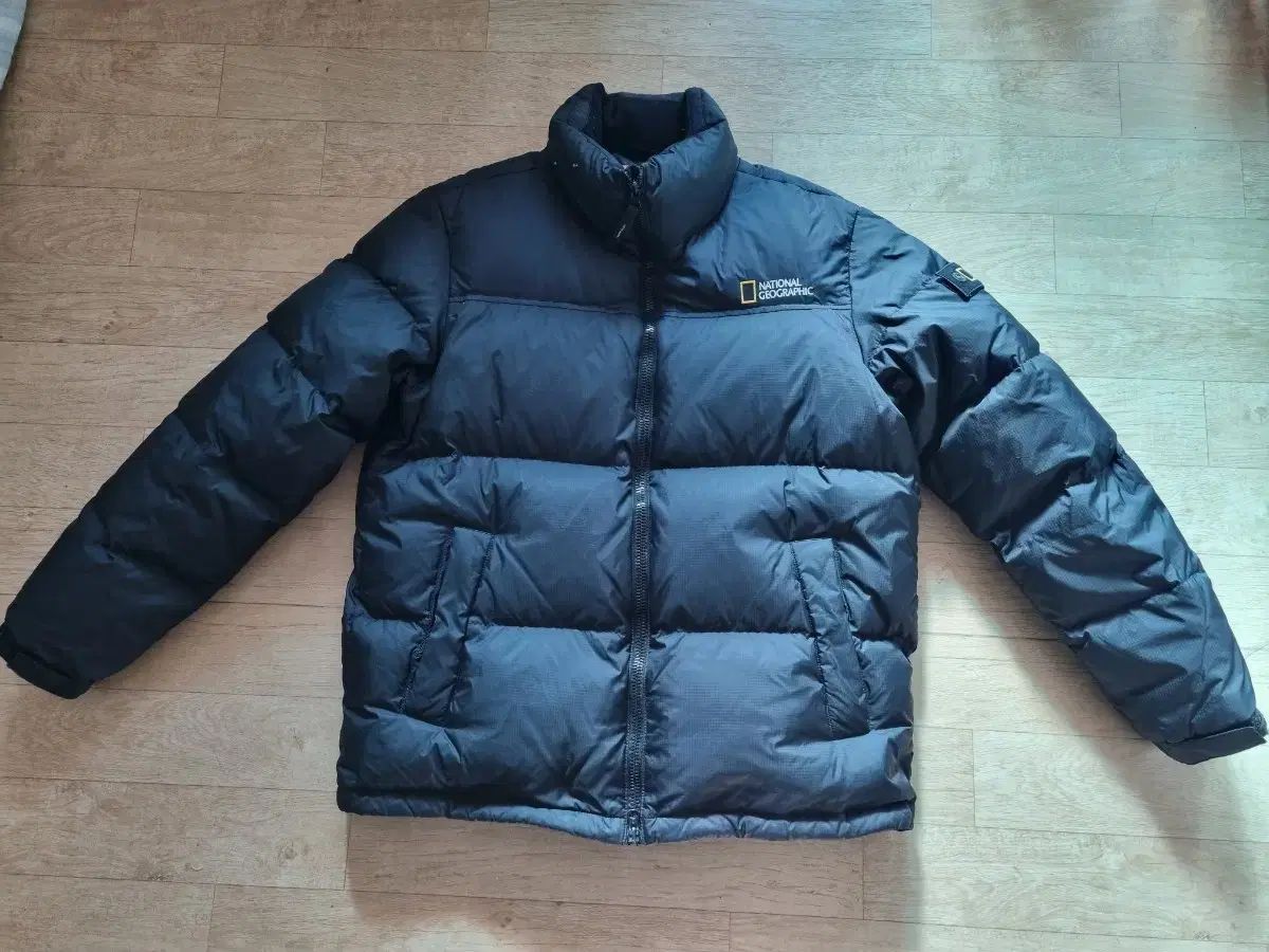 ナショナルジオグラフィック ダウン アウター M - メルカリ