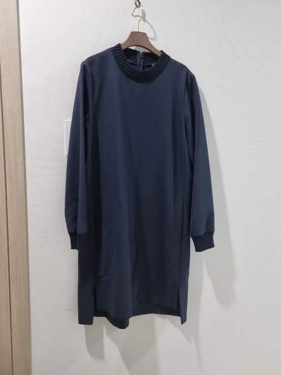 COS コス ニットネック ONE PIECE ネイビー