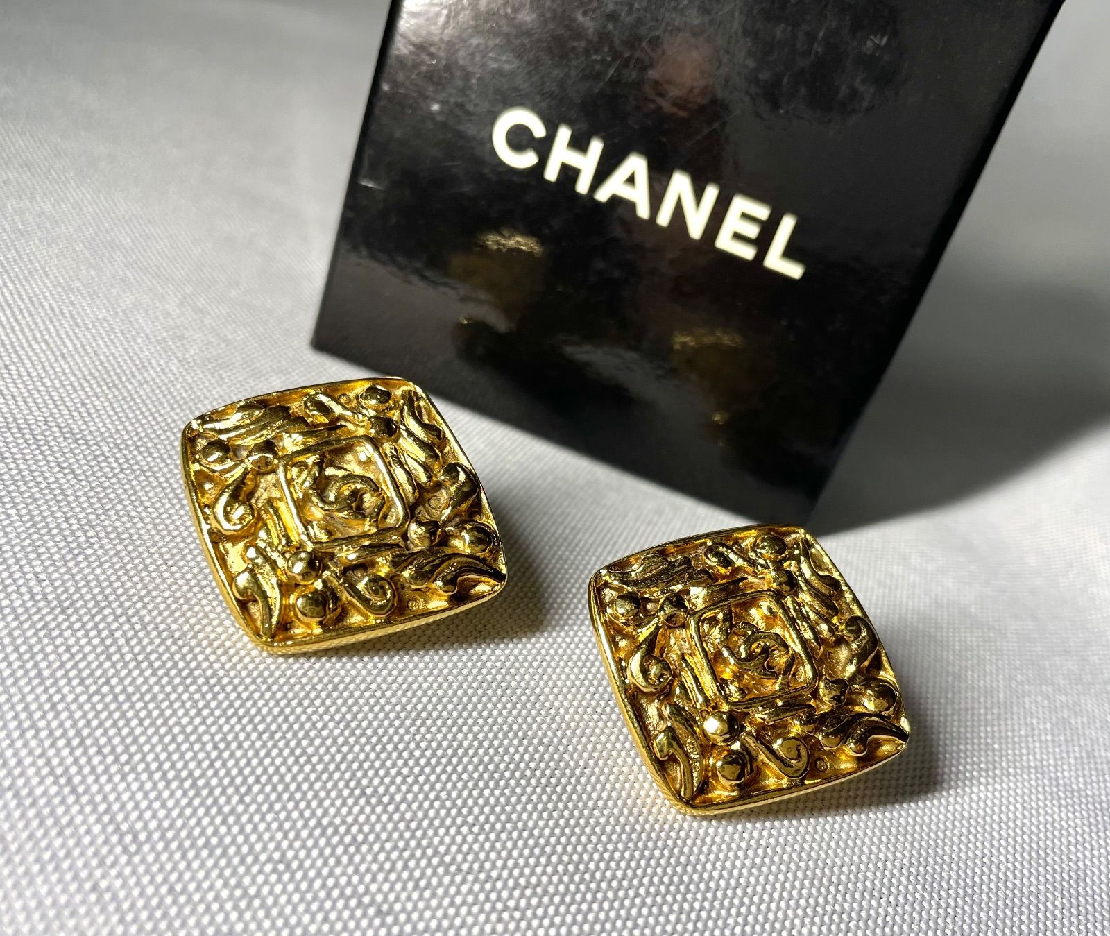 CHANEL シャネル ココマーク ヴィンテージデザイン ラージサイズカフス