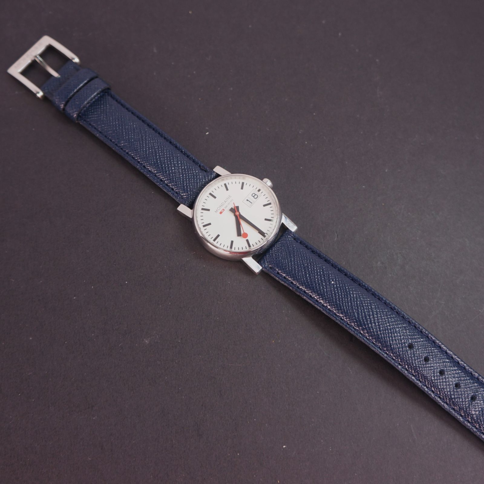 訳あり稼働美品】MONDAINE HELVETICA 新品ベルト電池交換済 付属品有
