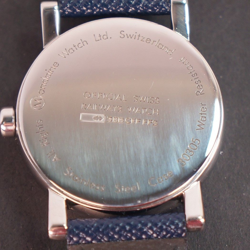 訳あり稼働美品】MONDAINE HELVETICA 新品ベルト電池交換済 付属品有