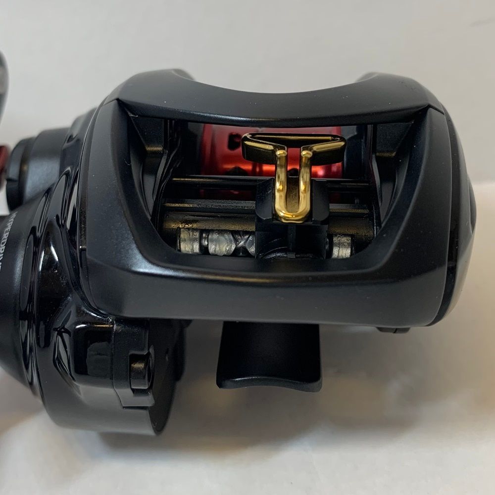 Daiwa ダイワ リール 8.5 R カスタム品 パーツ無 ベイトリール 右ハンドル 86