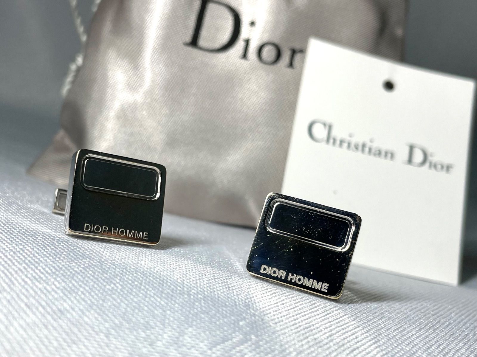 Dior Homme ディオールオム ブランドロゴ文字 スクエアカフス カフリンクス ボタン クロームメタリックシルバー あり